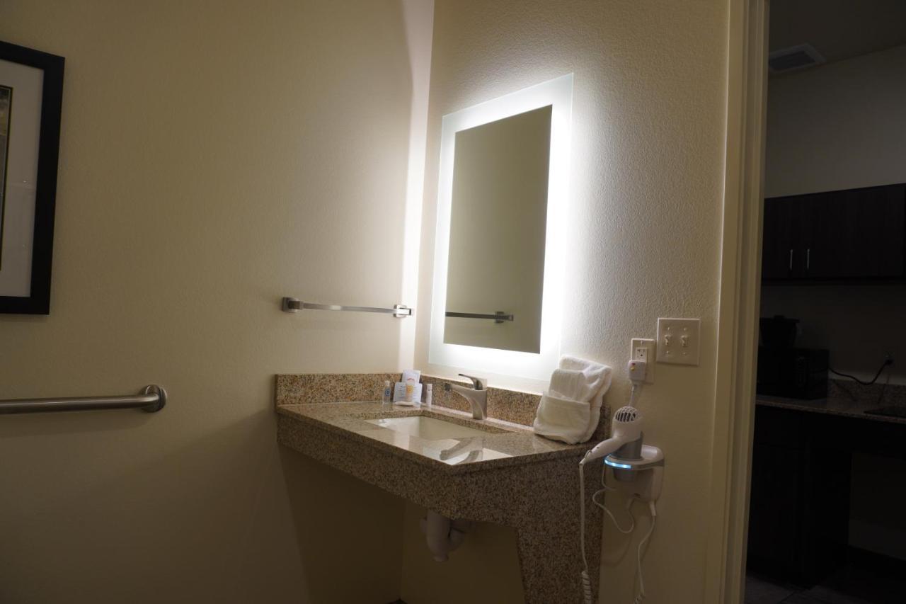Comfort Inn & Suites Medina Екстериор снимка