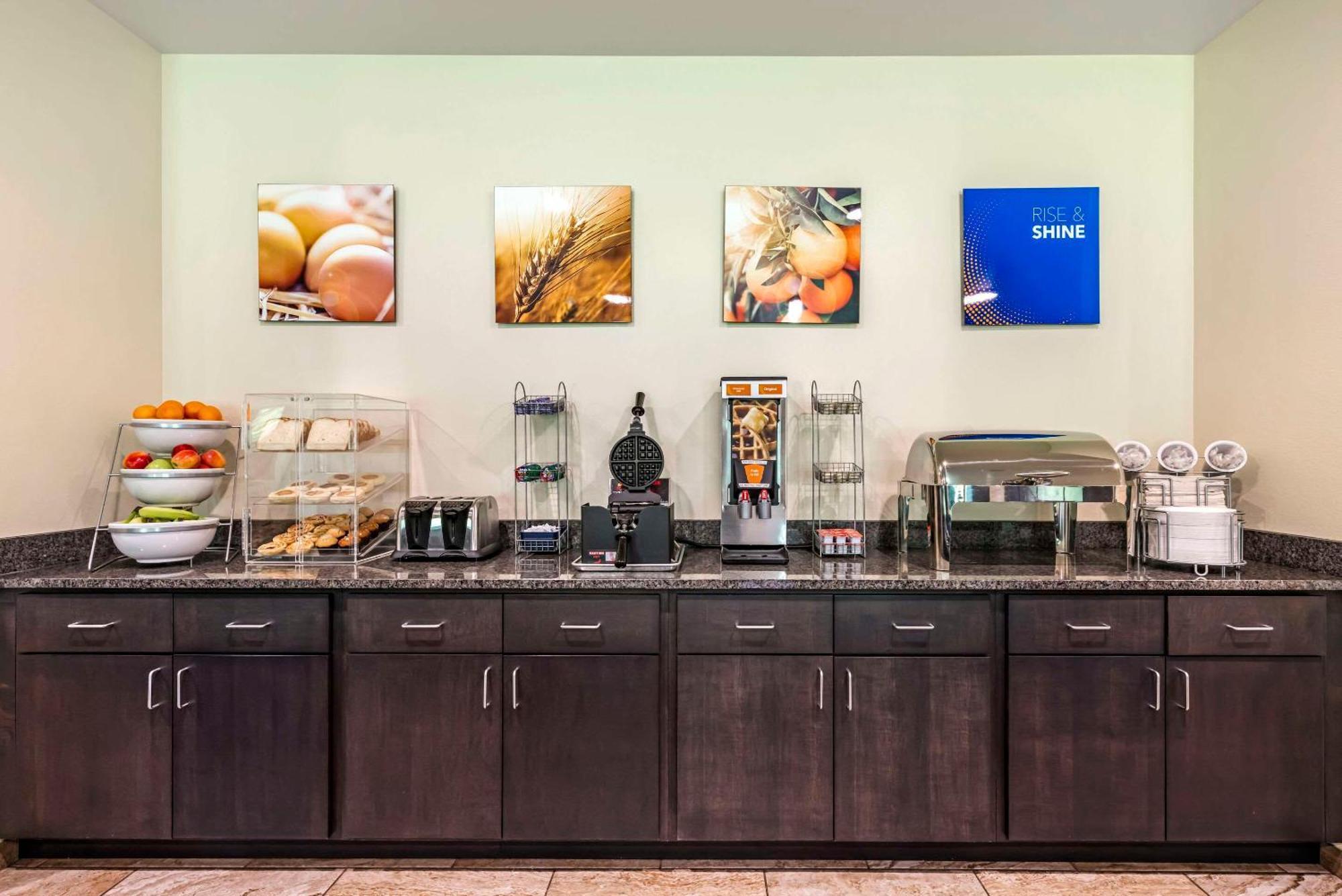 Comfort Inn & Suites Medina Екстериор снимка