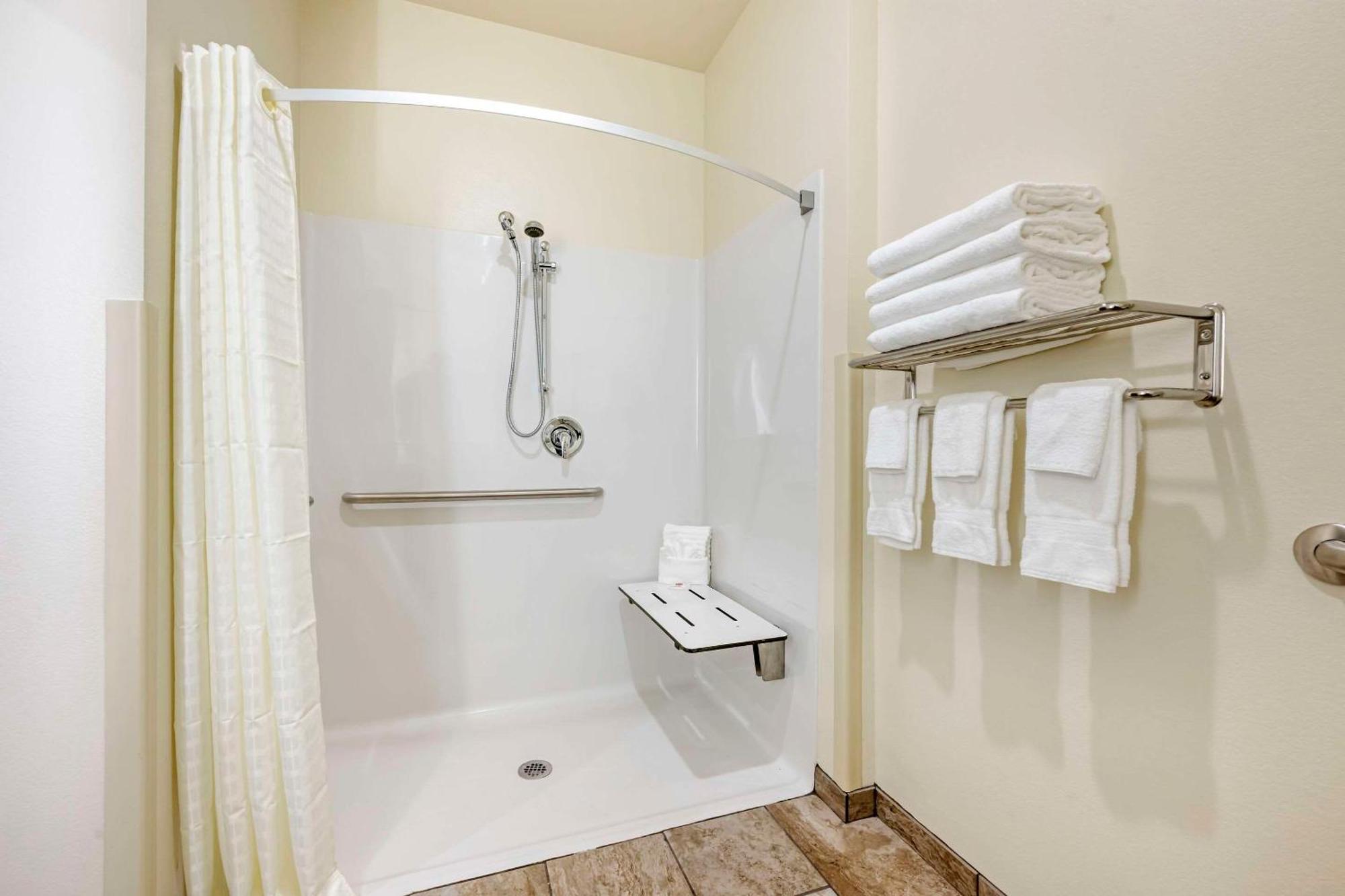 Comfort Inn & Suites Medina Екстериор снимка